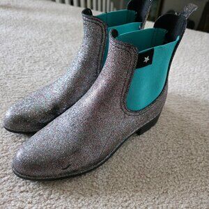 Rubber Chelsea Boots Cubanas